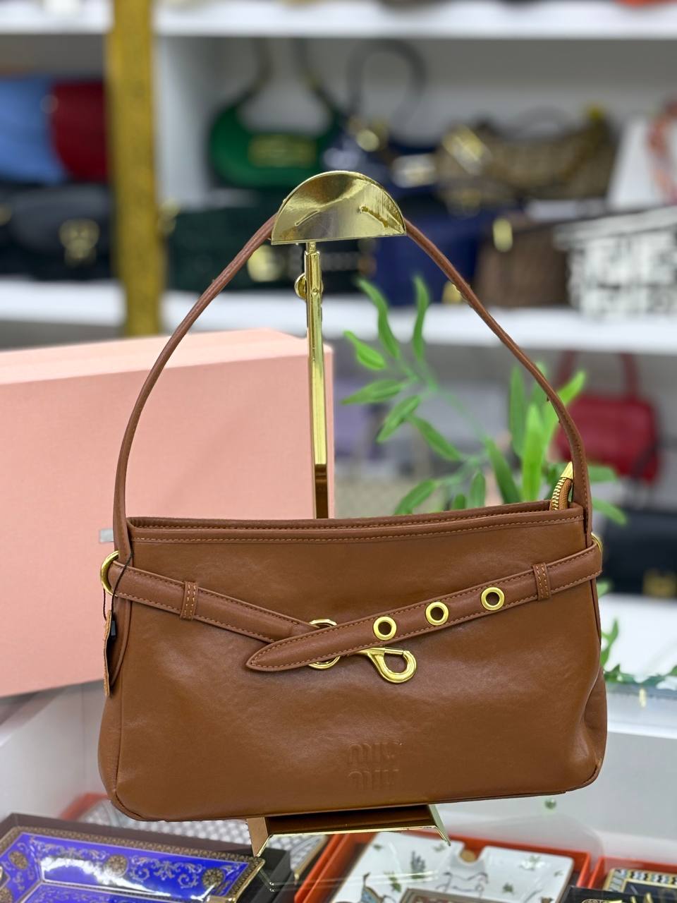 BrandsbyMaya