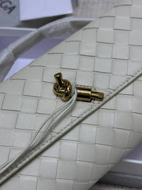 BrandsbyMaya