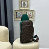 LOUIS VUITTON 
Avenue Slingbag
20 x 31 x 7 cm