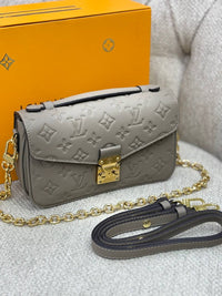 BrandsbyMaya