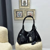Prada
Medium leather tote bag
32 x 21 x 15 cm