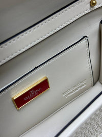 BrandsbyMaya